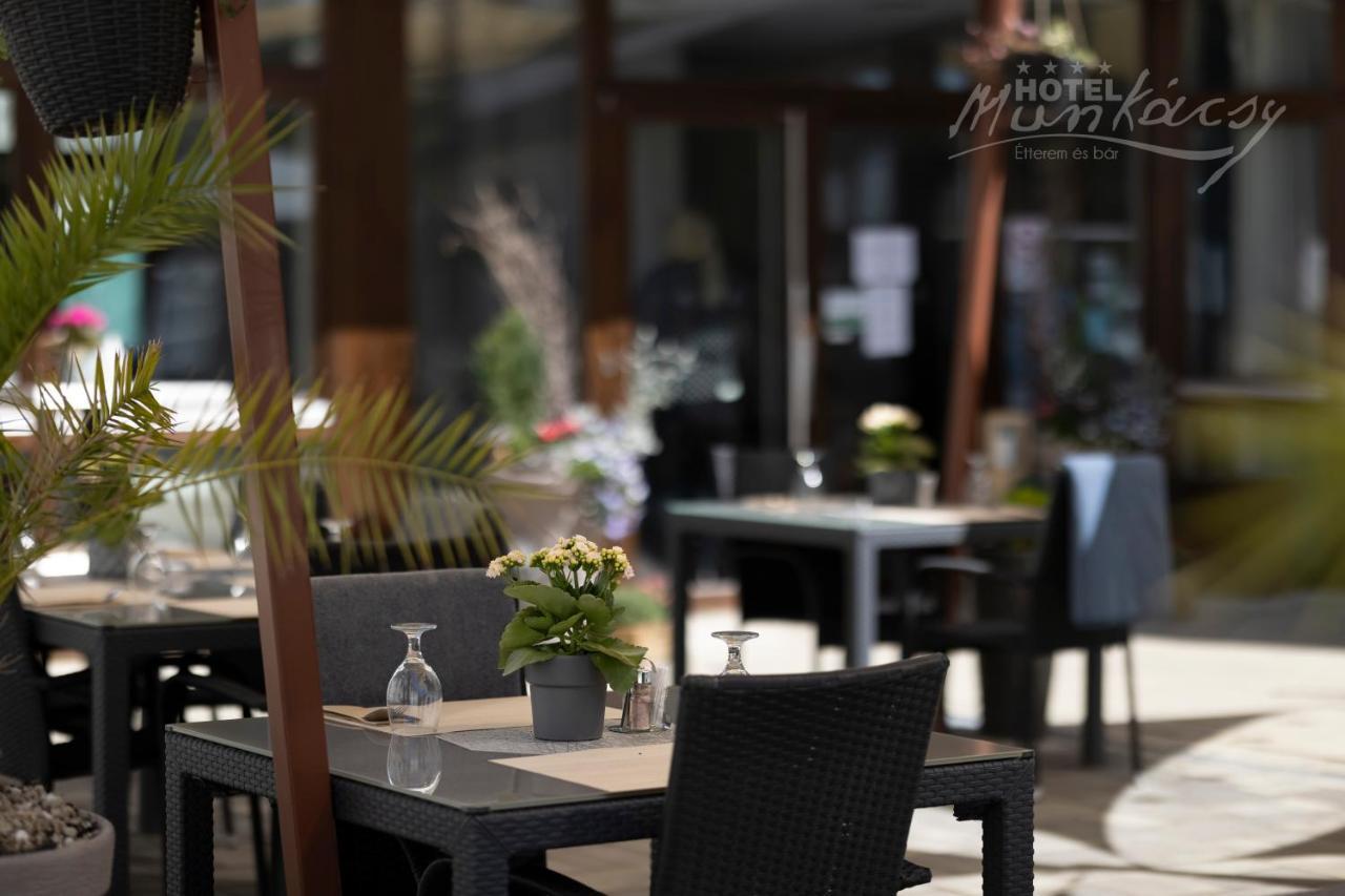 Munkacsy Hotel เบเกซซาบา ภายนอก รูปภาพ
