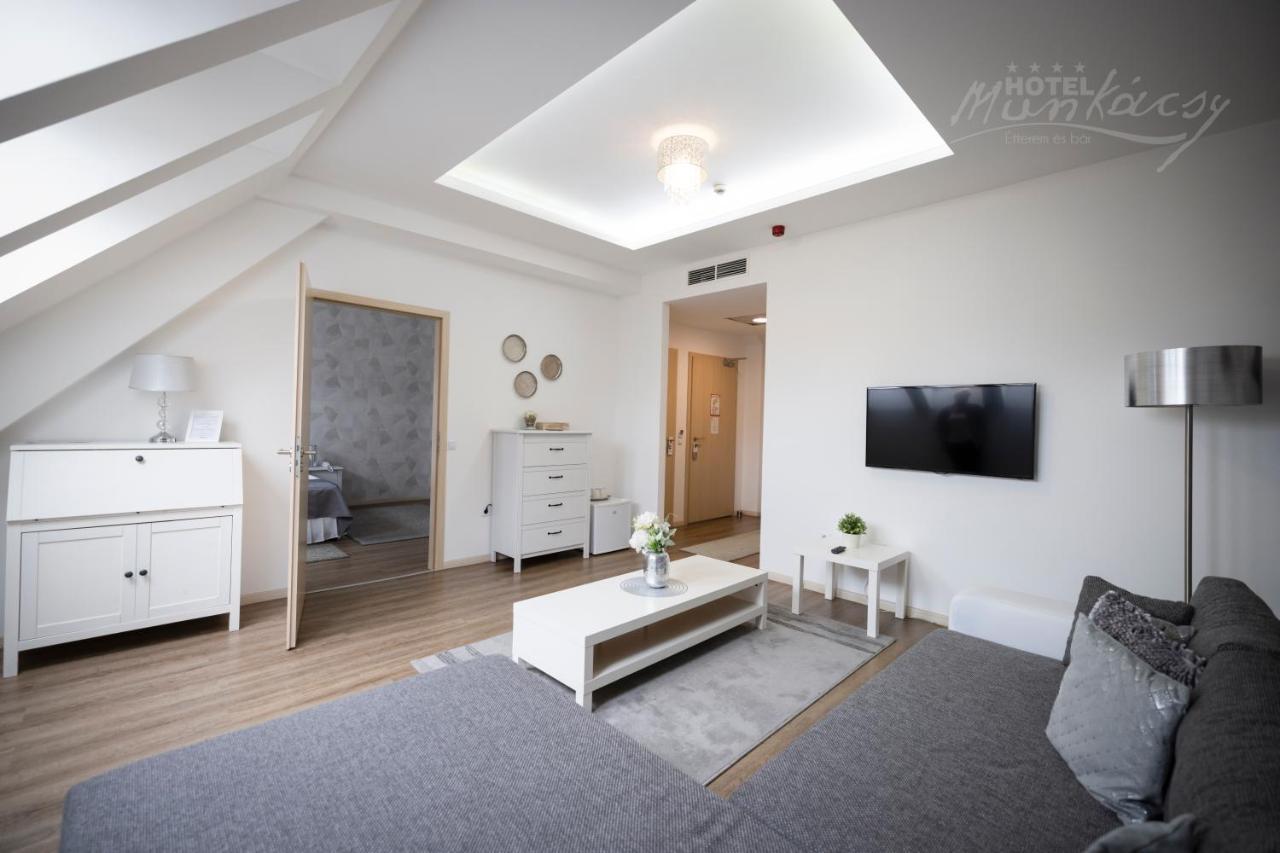 Munkacsy Hotel เบเกซซาบา ภายนอก รูปภาพ